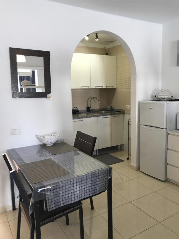 Fantastic Large Studio In Front Of Beach Heated Pool Wifi Arona  Ruang foto